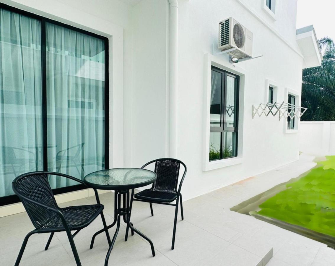 《Untitled Homestay》Sitiawan Exteriör bild